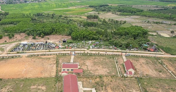 El proyecto de asentamiento junto al cementerio de Dak Lak está erosionado y degradado