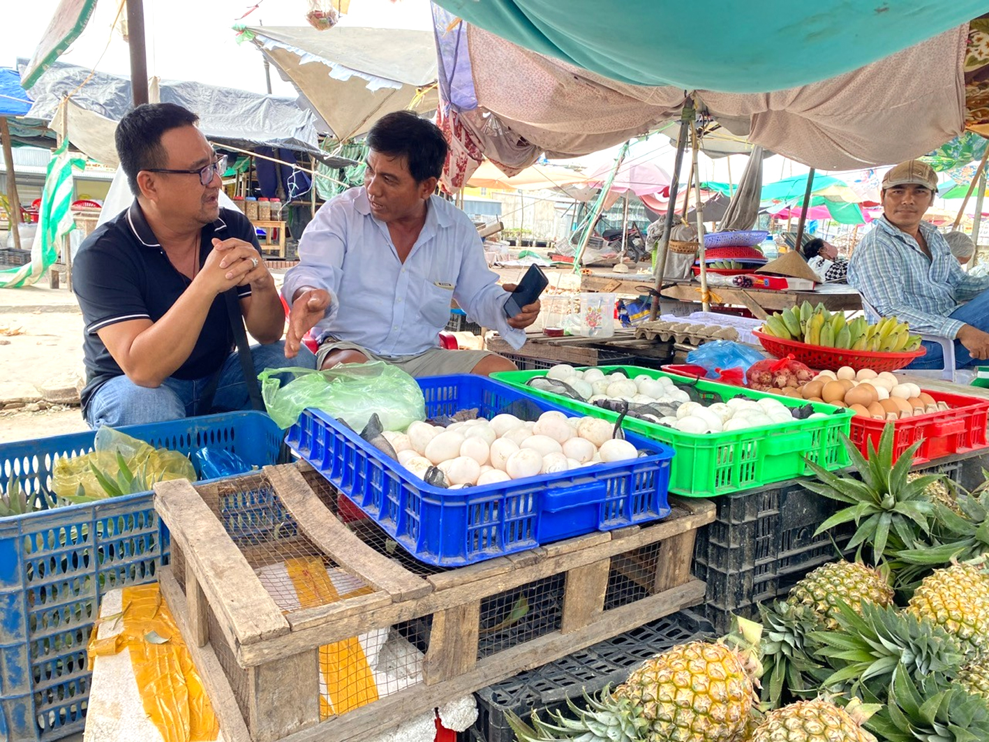 ពាណិជ្ជករ​តូចតាច​មិន​ទៅ​ទីផ្សារ​ទេ៖ វិនិយោគិន​ត្អូញត្អែរ​ពី​ការ​លំបាក