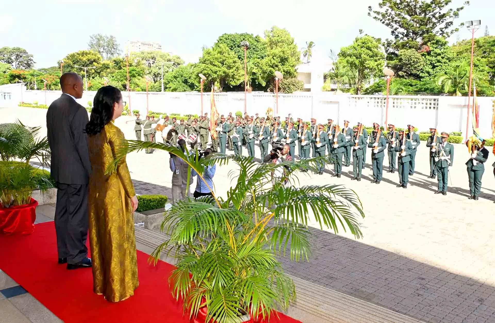 Đại sứ Trần Thị Thu Thìn trình Thư ủy nhiệm lên Tổng thống Mozambique