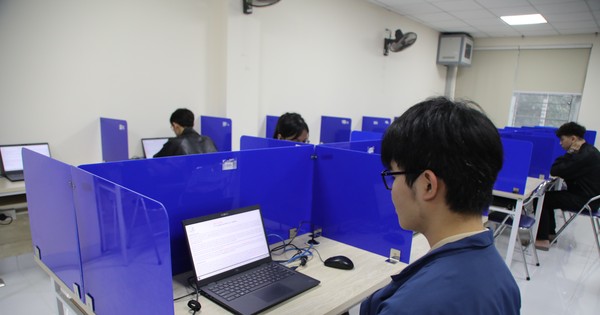 Round 1 of Hanoi National University's aptitude test: Be careful with 'fake news'