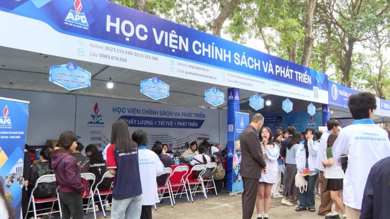 Định hướng nghề nghiệp thời AI: Cơ hội và thách thức ảnh 2