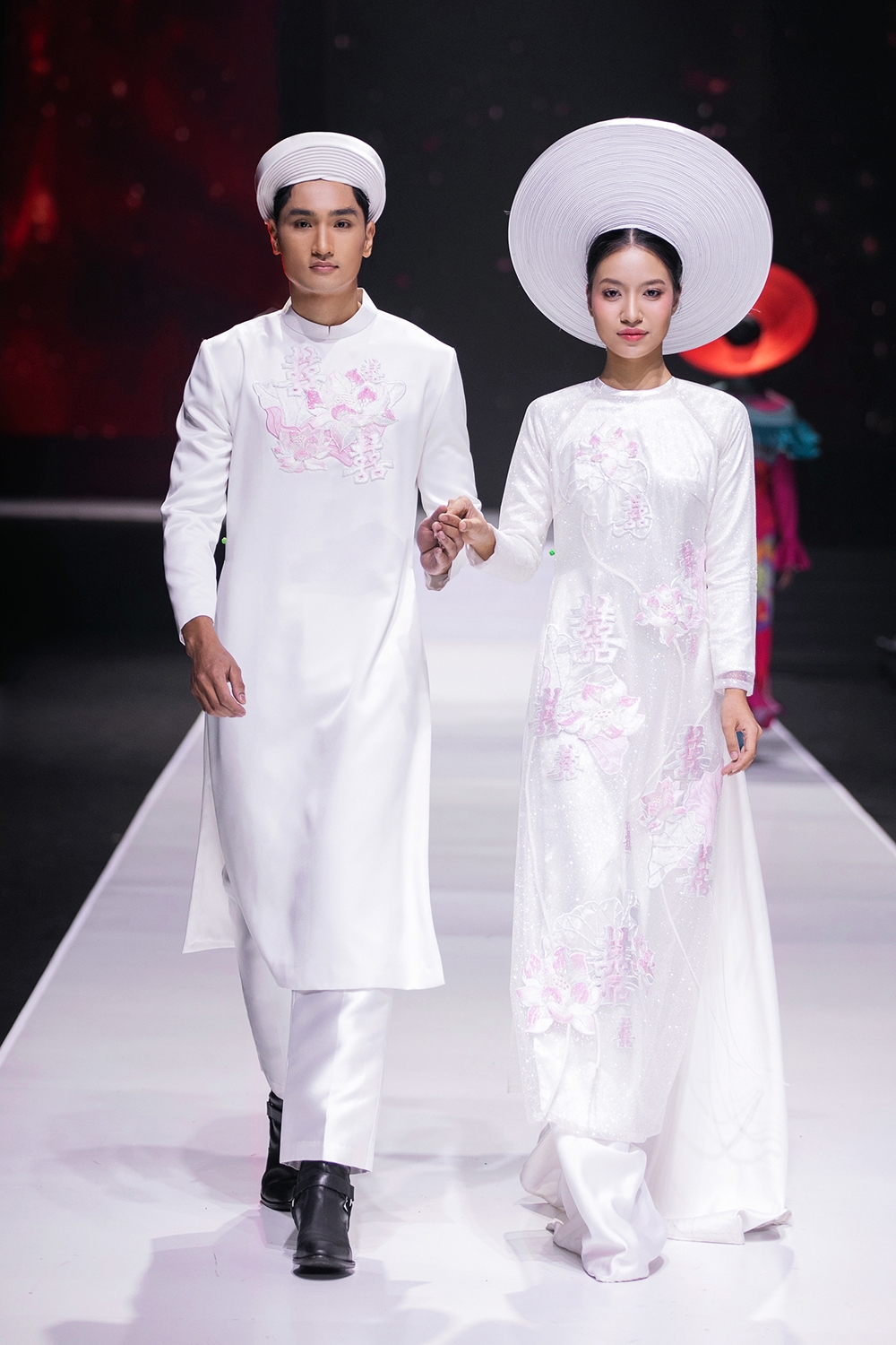 ntk thuy nguyen mang loi ca da co hoai lang vao bo suu tap ao dai hinh anh 6