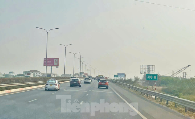 Phap Van - Cau Gie Expressway will have 12 lanes photo 1