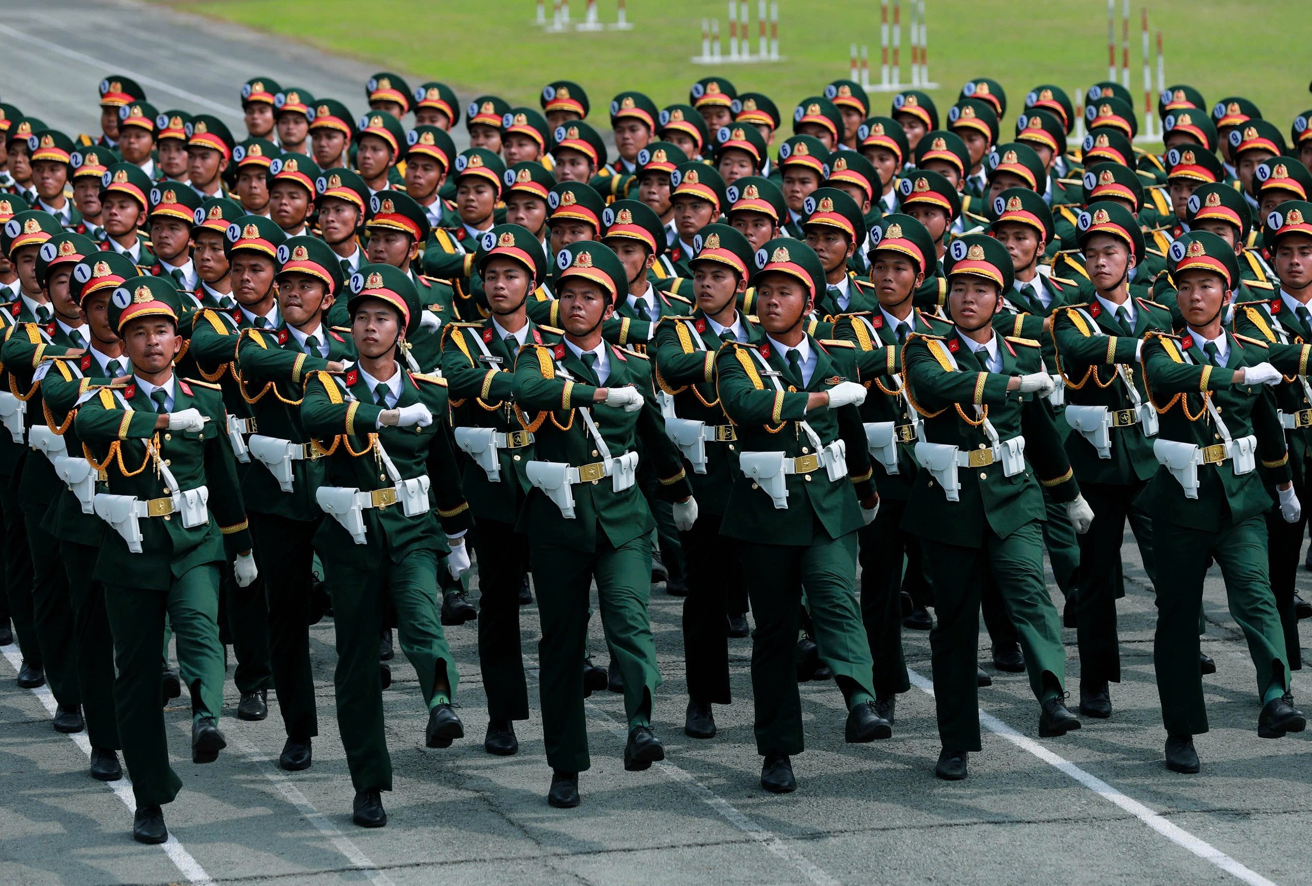 50 años de reunificación nacional: Impresionante práctica de desfile en el Cuerpo de Ejército 34 - Foto 6.