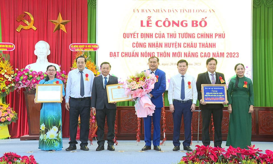 Chau Thanh - le premier district de Long An à répondre aux nouvelles normes rurales avancées