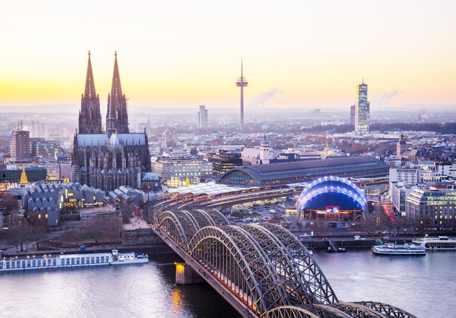 Cologne - la ville colorée au bord du Rhin