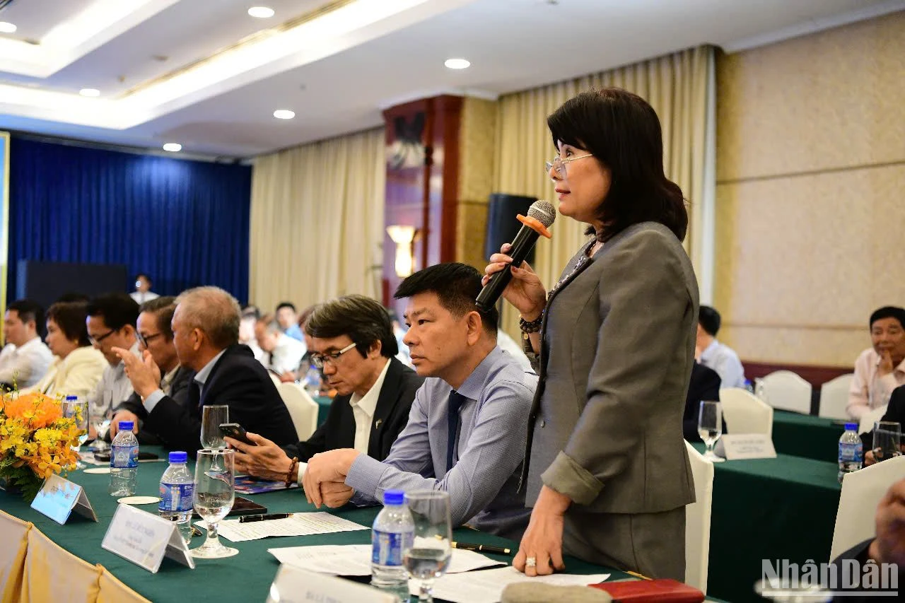 Workshop „Beseitigung politischer Defizite zur Förderung der Rolle der Privatwirtschaft in der vietnamesischen Wirtschaft“ Foto 17