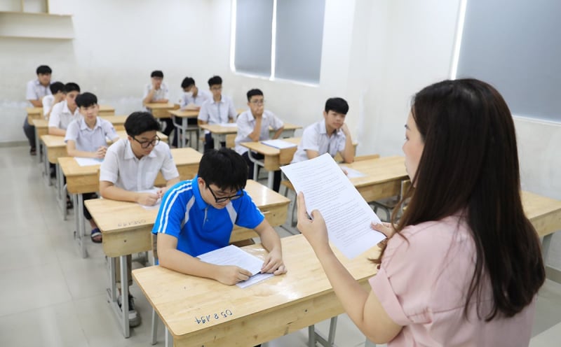 하노이, 10학년 입학 시험에서 중요한 이정표 발견 -0