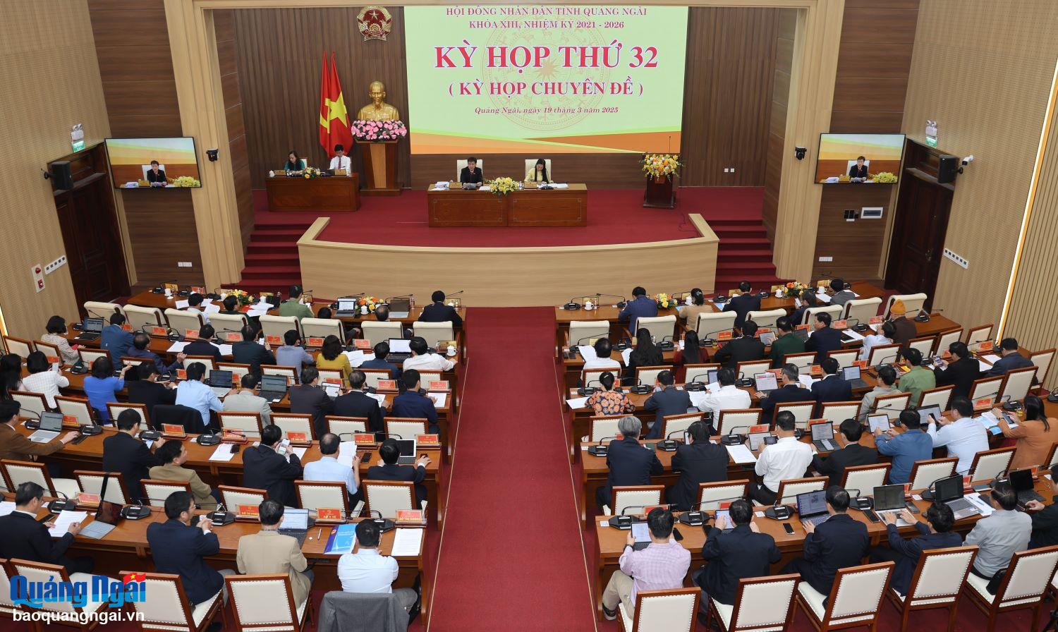 Opening of the 32nd Session of the 13th Provincial People's Council