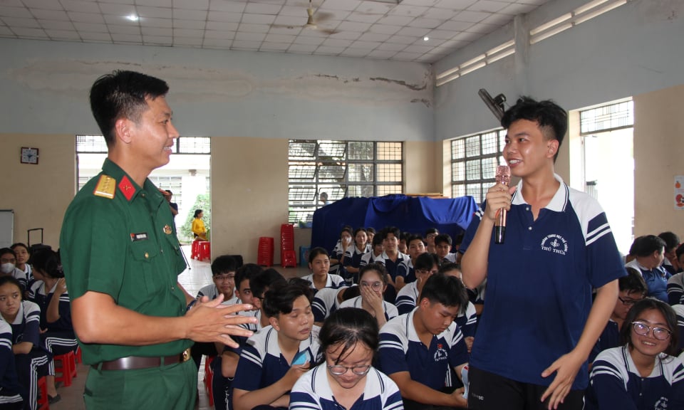 Thu Thua: Army Officer School 2 offers military career guidance for 2025