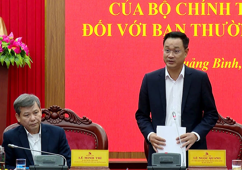 Provincial Party Secretary Le Ngoc Quang spoke at the conference.