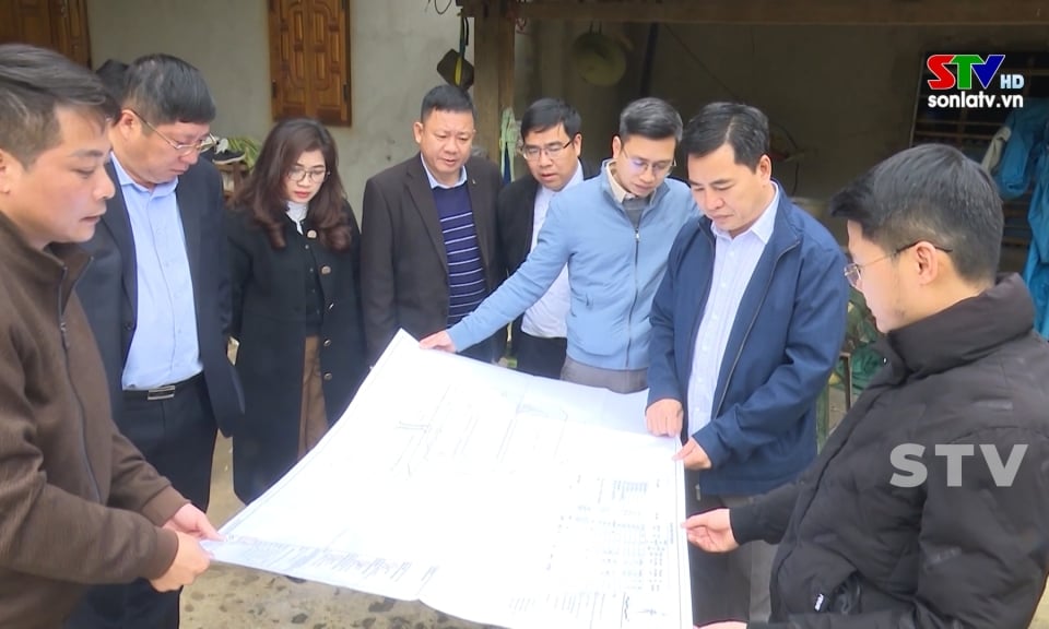 Speeding up the implementation of the Hoa Binh - Moc Chau expressway project