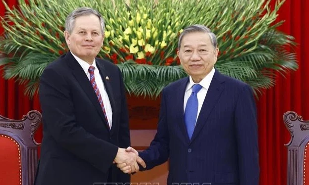 General Secretary To Lam receives US Senator Steven David Daines