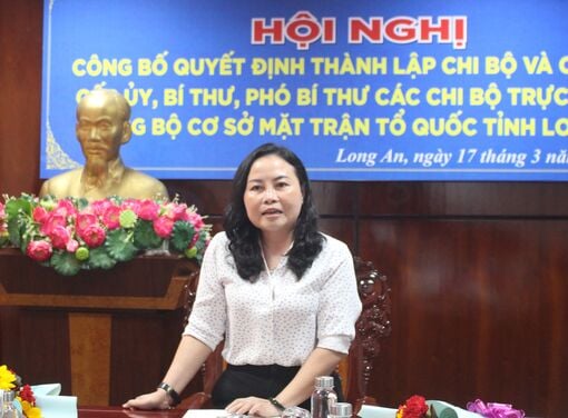 Công bố quyết định thành lập các chi bộ trực thuộc Đảng bộ cơ sở MTTQ tỉnh