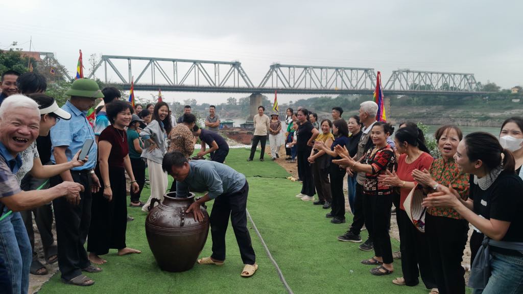 Traditionelles Fest des Quach A Nuong Tempels