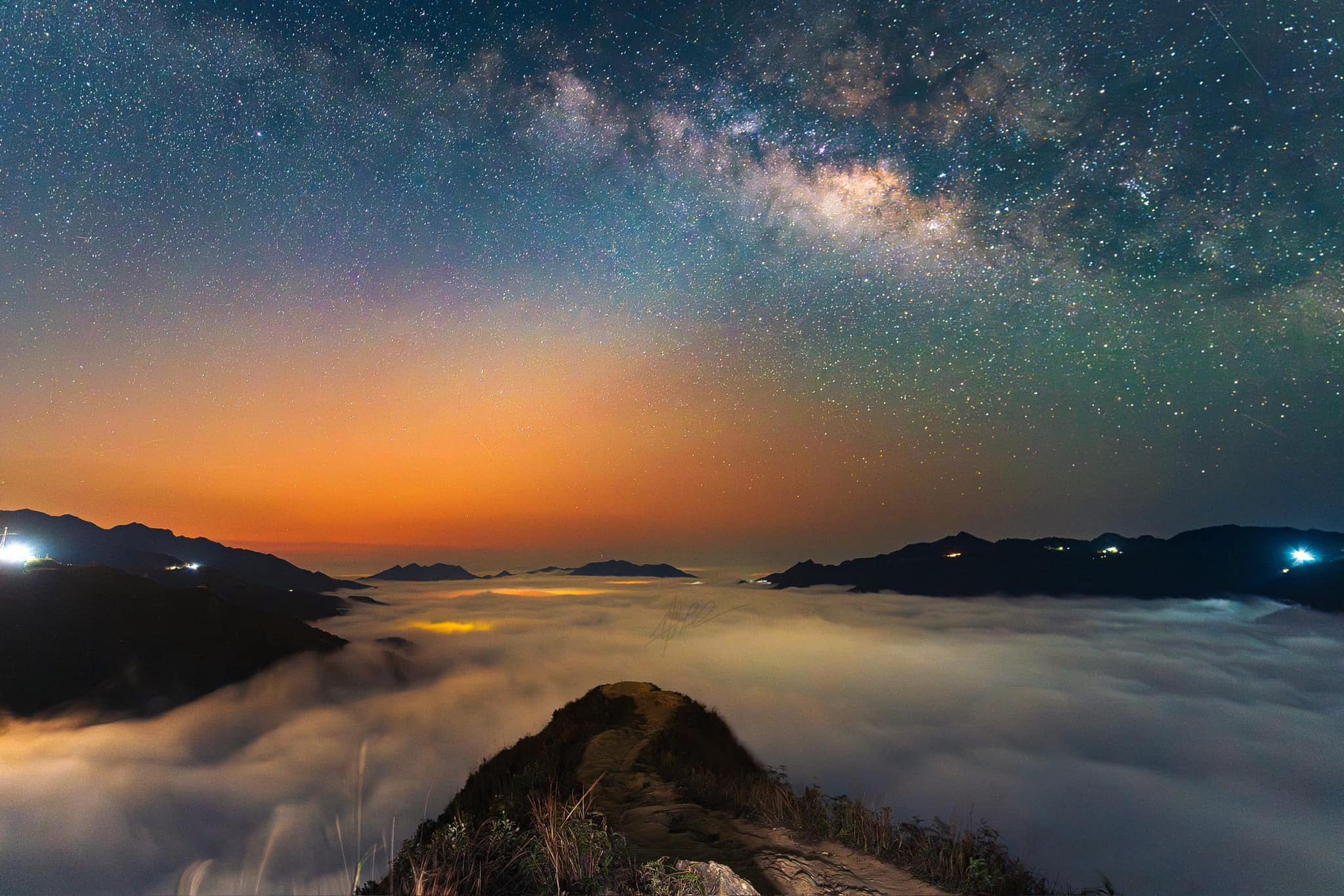 Le ciel nocturne de Ta Xua est brillant d'étoiles