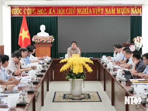 Provincial People's Committee held a meeting to listen to a report on the implementation of tourism stimulus activities in 2025.