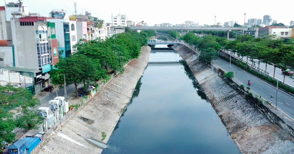 Le président du Comité populaire de Hanoi a demandé d'achever le plan d'ajout d'eau à la rivière To Lich