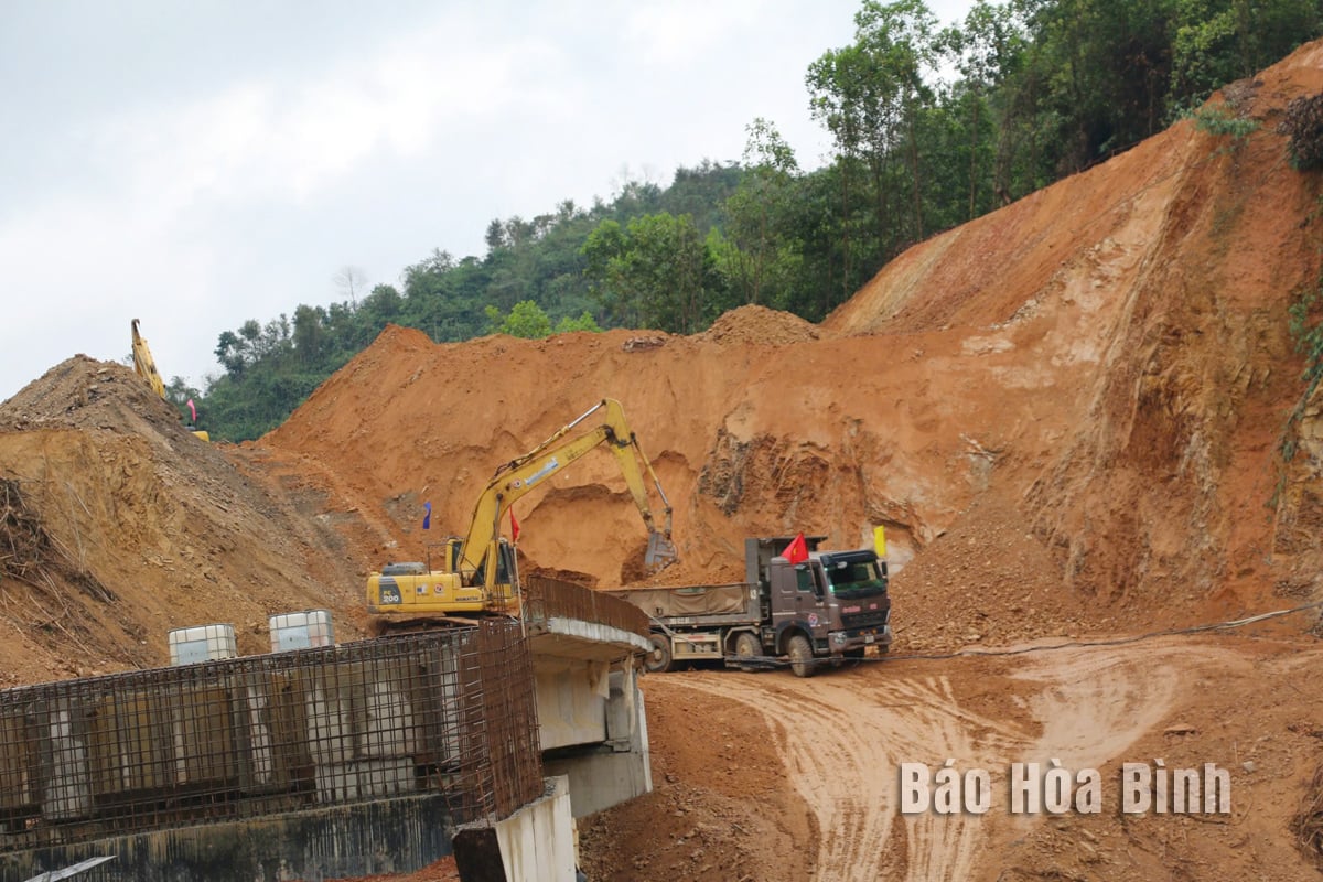 Đôn đốc tiến độ các dự án trọng điểm ngoài ngân sách