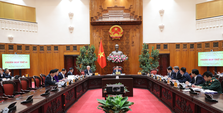 Le Premier ministre Pham Minh Chinh préside la 10e réunion du Comité directeur pour la rationalisation de l'appareil gouvernemental, le 13 janvier 2025 - Photo : VGP/Nhat Bac