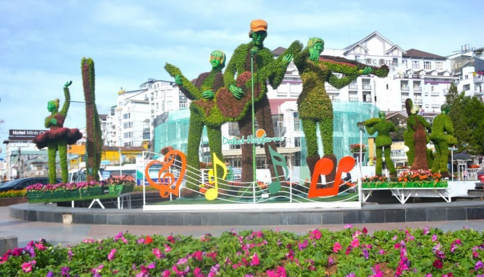 Dalat Flower Festival honored with two prestigious international awards