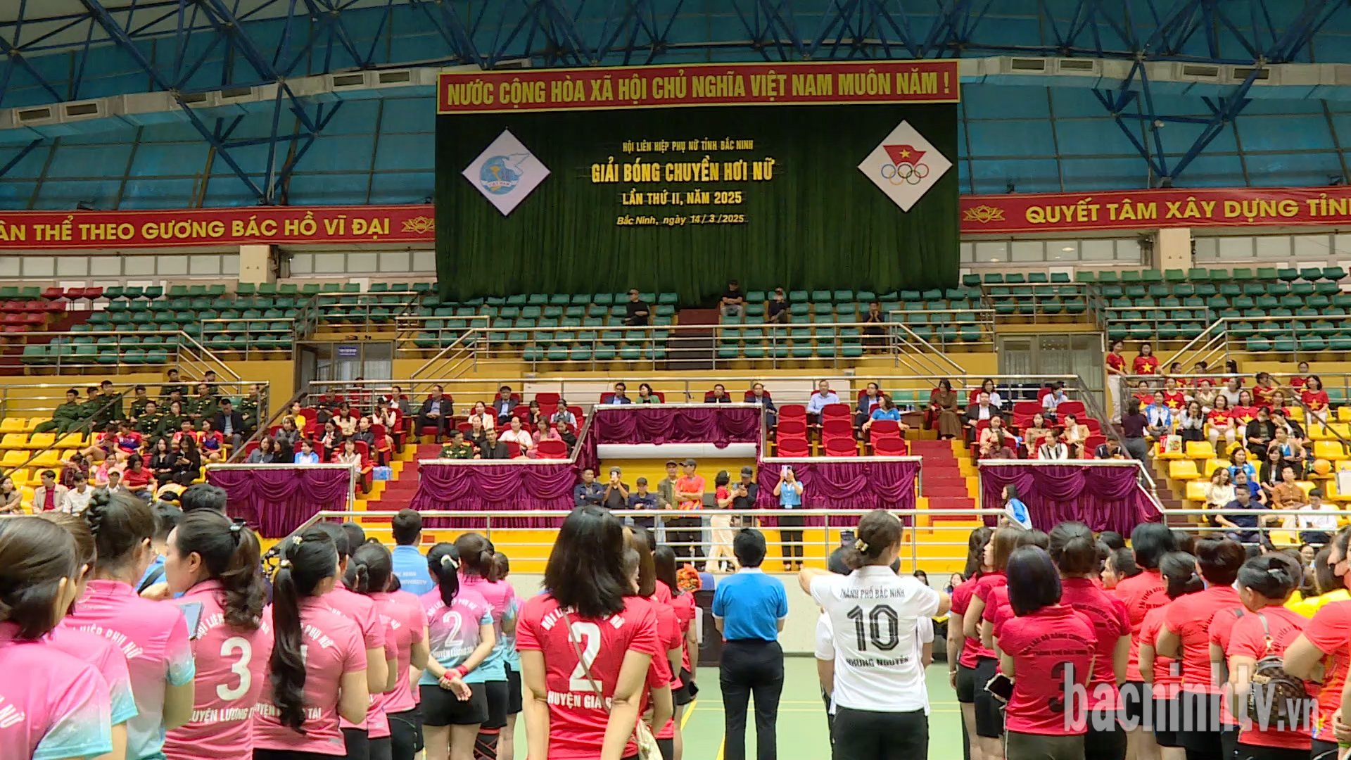 Fast 200 Athletinnen nehmen am 2. Volleyballturnier der Frauen in der Provinz Bac Ninh teil