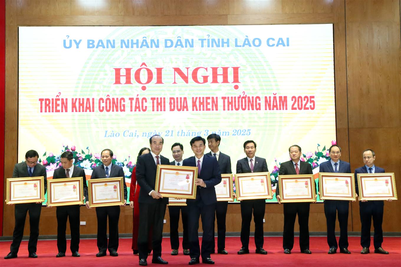 Lào Cai: Tổng kết công tác thi đua khen thưởng năm 2024, triển khai công tác thi đua khen thưởng năm 2025