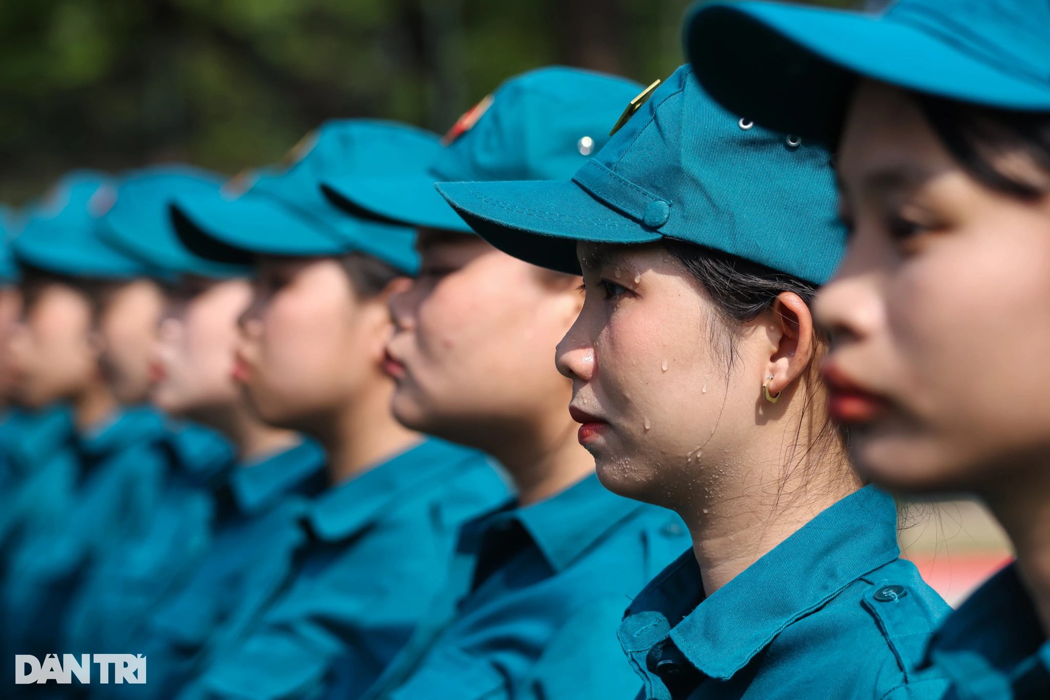 Hermanas de Ciudad Ho Chi Minh participan en el ensayo del desfile para celebrar el 30 de abril