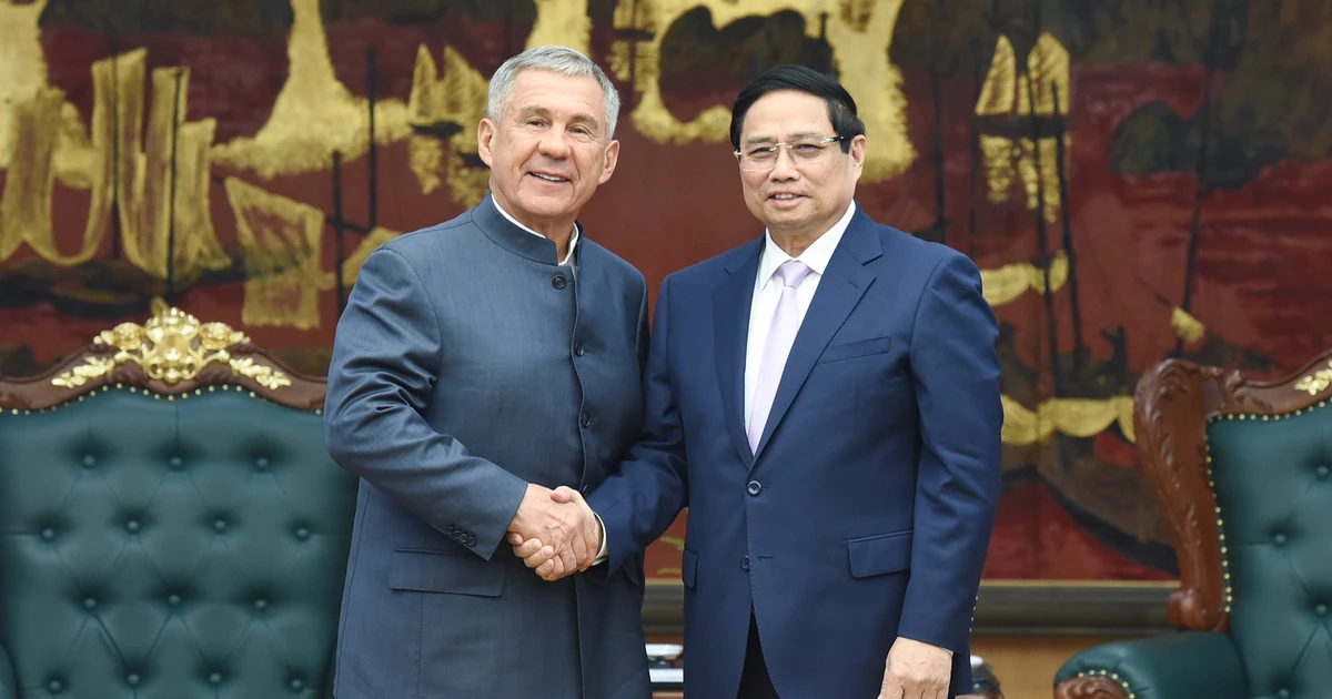 [Foto] El primer ministro Pham Minh Chinh recibe al jefe de la República de Tartaristán, Federación de Rusia