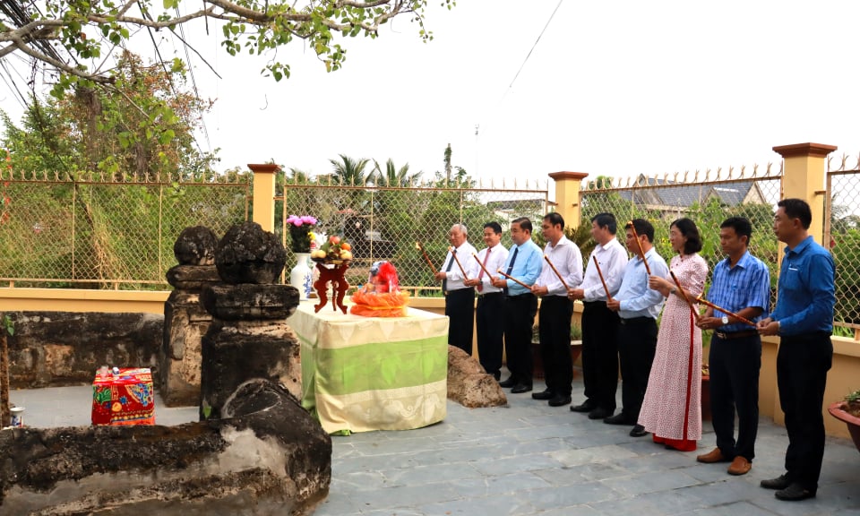 Can Duoc conmemora el 202º aniversario de la muerte del marqués Xuan Quang Nguyen Khac Tuan (1823-2025)