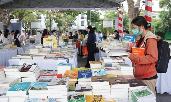 Определите время для организации Дня культуры книги и чтения во Вьетнаме 2025 года, изображение 1