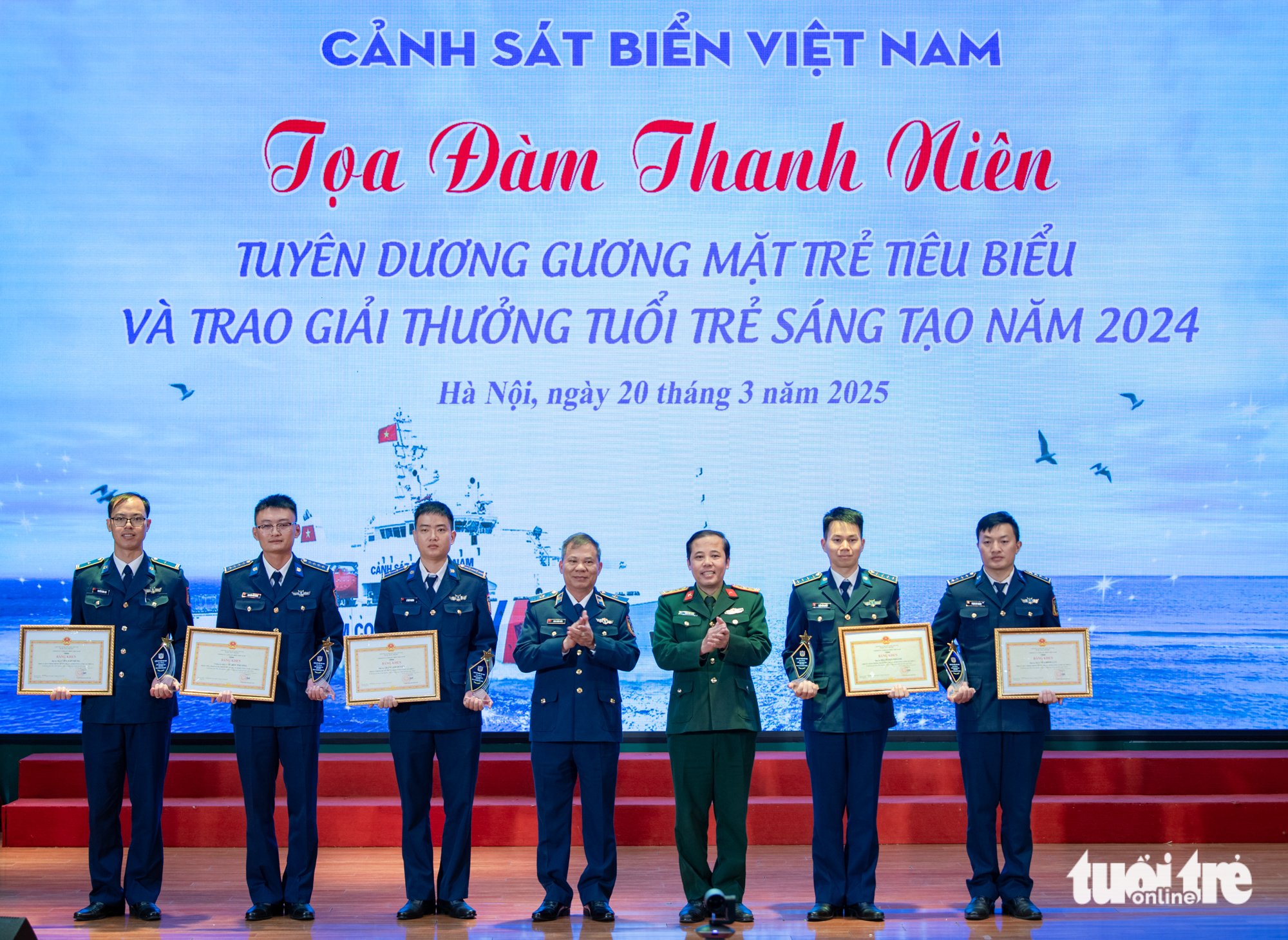 Tuyên dương 9 gương mặt trẻ tiêu biểu Cảnh sát biển Việt Nam - Ảnh 3.