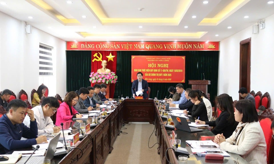 Huu Lung: Meeting on the implementation of Regulation No. 11 of the Politburo in the first quarter of 2025 - Lang Son Newspaper