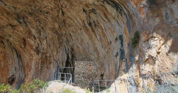 20万年前の異種族の芸術作品に衝撃を受ける