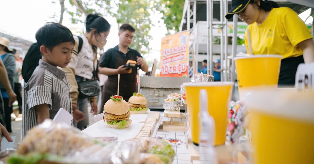 Muchos panes "extranjeros" están presentes en la fiesta del pan vietnamita.