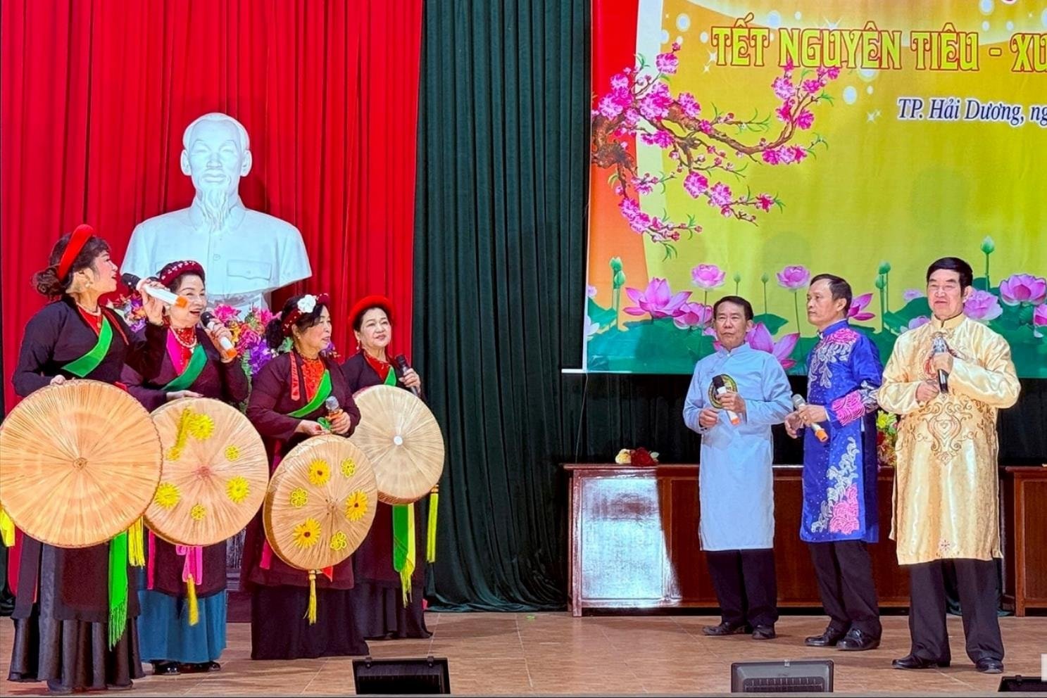 Es wird eine nationale Konferenz abgehalten, um 50 Jahre vietnamesische Literatur und Kunst nach der Wiedervereinigung des Landes zusammenzufassen.