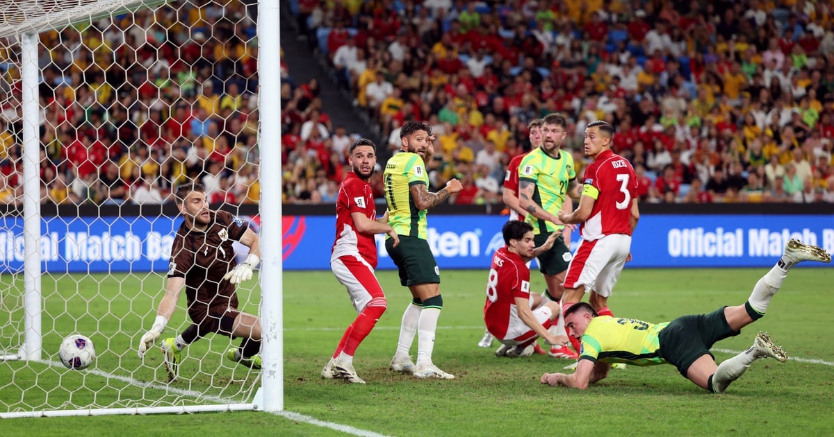 El debut del entrenador Kluivert fue desastroso, la selección de Indonesia perdió duramente ante Australia: ¡los billetes para el Mundial están muy lejos!