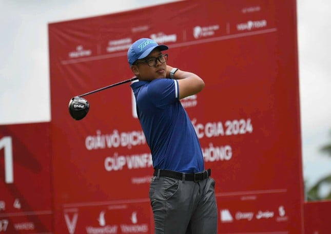 Du terrain de golf à l'université de renommée mondiale : le parcours de persévérance de Nguyen Vu Quoc Anh