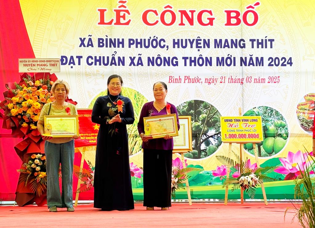 Mang Thít: 100% xã đạt chuẩn nông thôn mới