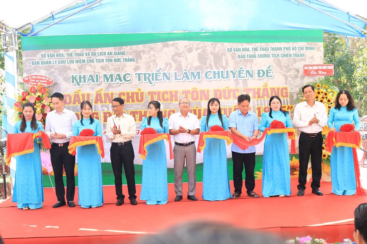 Opening of the thematic exhibition "President Ton Duc Thang's imprint in the Great Victory of Spring 1975" on the occasion of the 45th anniversary of the death of President Ton Duc Thang (February 14, 1980 - February 14, 2025 Lunar calendar)