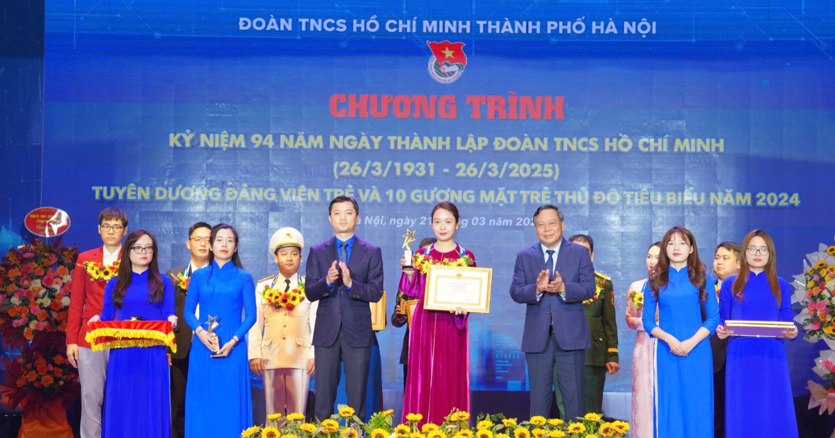 Hanoi honors 91 young party members and 10 outstanding young faces of the capital