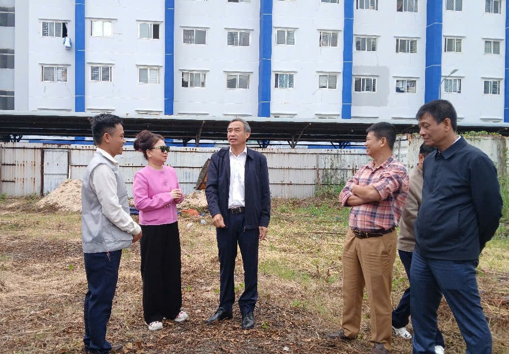 Da Nang Chairman urges progress of two social housing projects