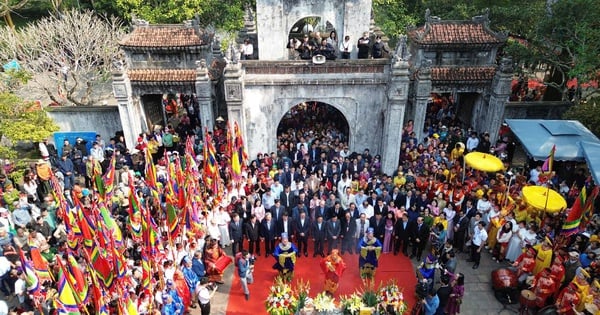 Tausende Menschen besuchen das berühmte Ba Trieu Tempelfest in Thanh Hoa