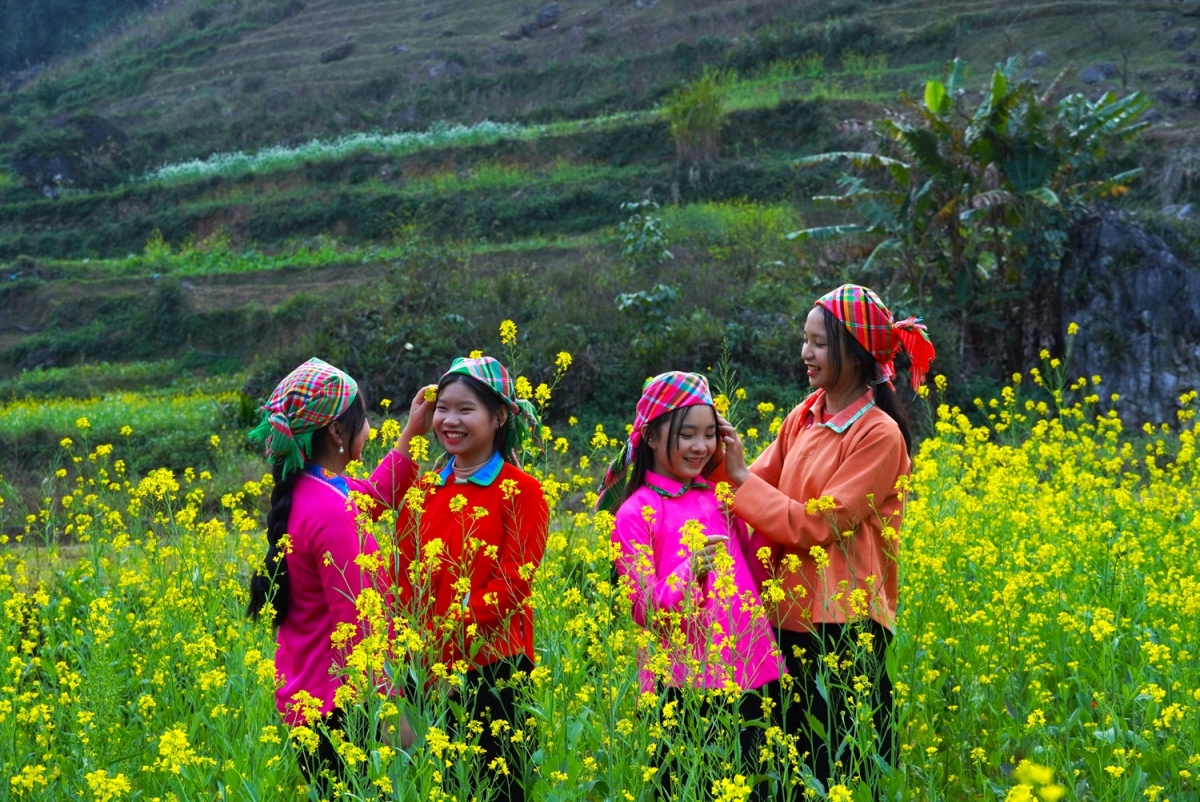 The colors of March at the homeland's border