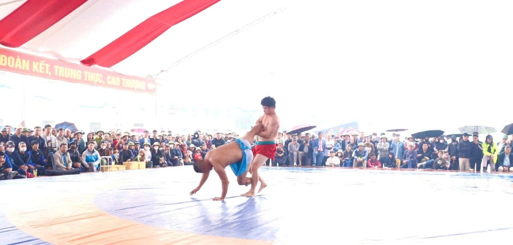 Hiep Hoa ganó el Campeonato Nacional Provincial de Lucha Libre y Lucha Libre de Bac Giang 2025 - Detalles de la noticia