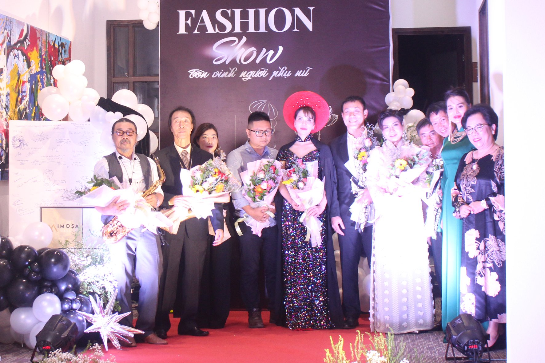 Tặng hoa chúc mừng Fashion show