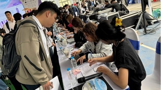 Hàng nghìn sinh viên tham dự Ngày hội việc làm Jobfair 2025