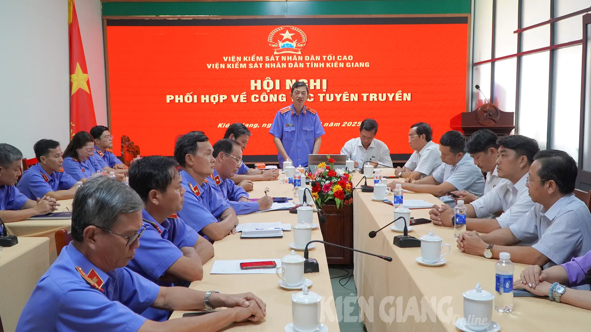 La Fiscalía Popular Provincial de Kien Giang discutió el contenido de la coordinación de propaganda.