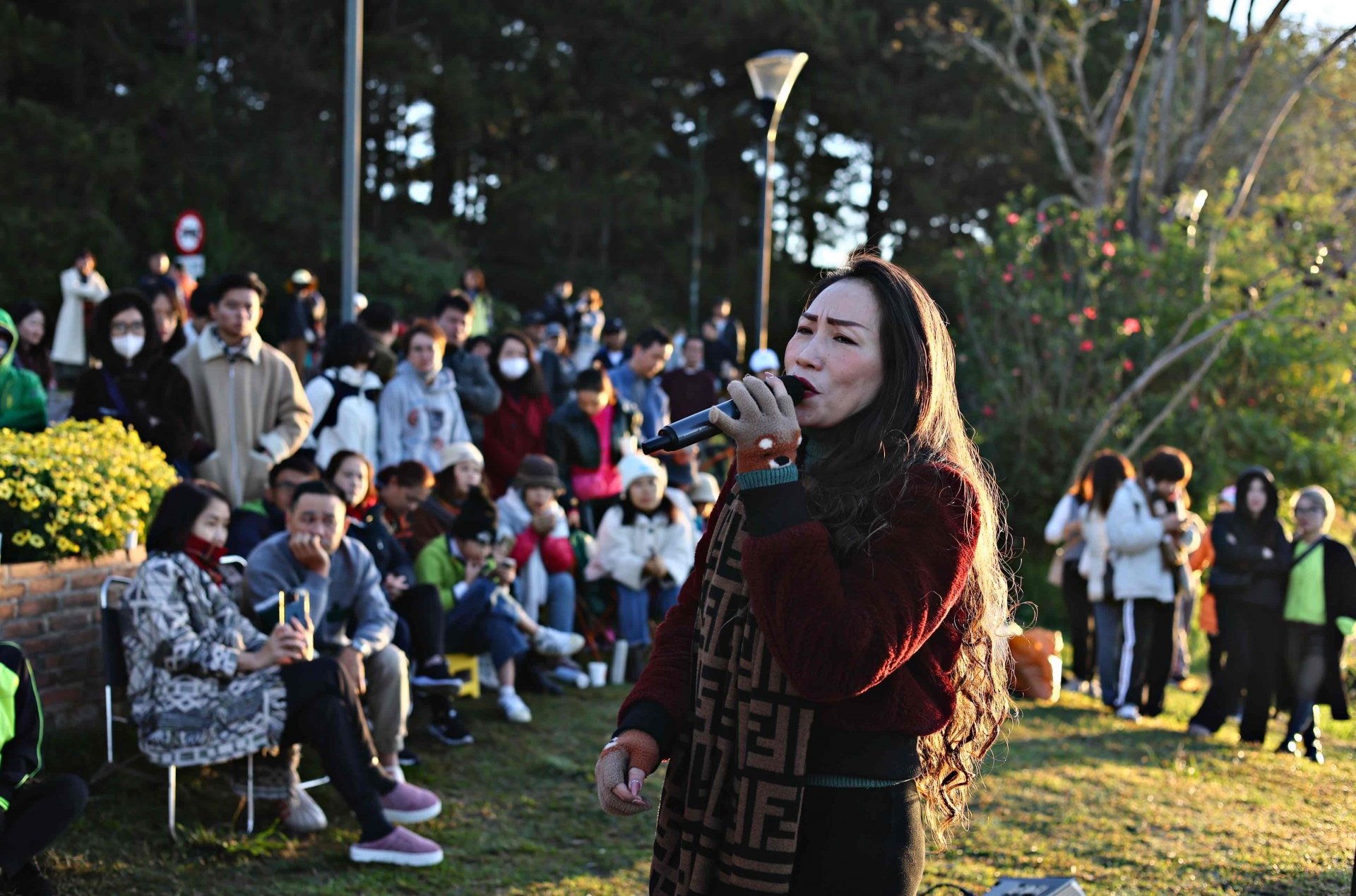 Sie brauchen keine Eintrittskarten und keine VIP-Plätze, Sie brauchen nur ein Herz, das im Takt der Melodie schlägt, und einen Sonnenaufgang in Dalat, und schon verpassen Sie es.