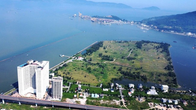 What's special about the 'super project' with 3 sides facing the sea in Da Nang? photo 1